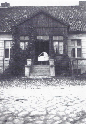 Pastorówka w czasach pastora Christiana Zürchera (1938 r.) Pastorówka w czasach pastora Christiana Zürchera (1938 r.)