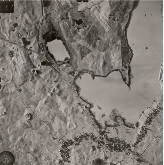 Mieruniszki na zdjęciach lotniczych wykonanych przez Luftwaffe na przełomie 1944 i 1945 roku Mieruniszki na zdjęciach lotniczych wykonanych przez Luftwaffe na przełomie 1944 i 1945 roku